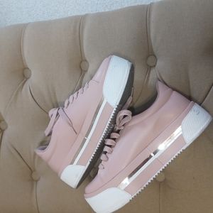 VIZZANO 2022 collection made in Brasil size 7 beautiful 😍 comfortable